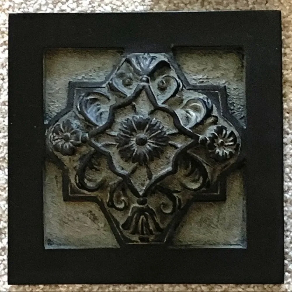 3 Black‎ Resin Composite Wall Plaques